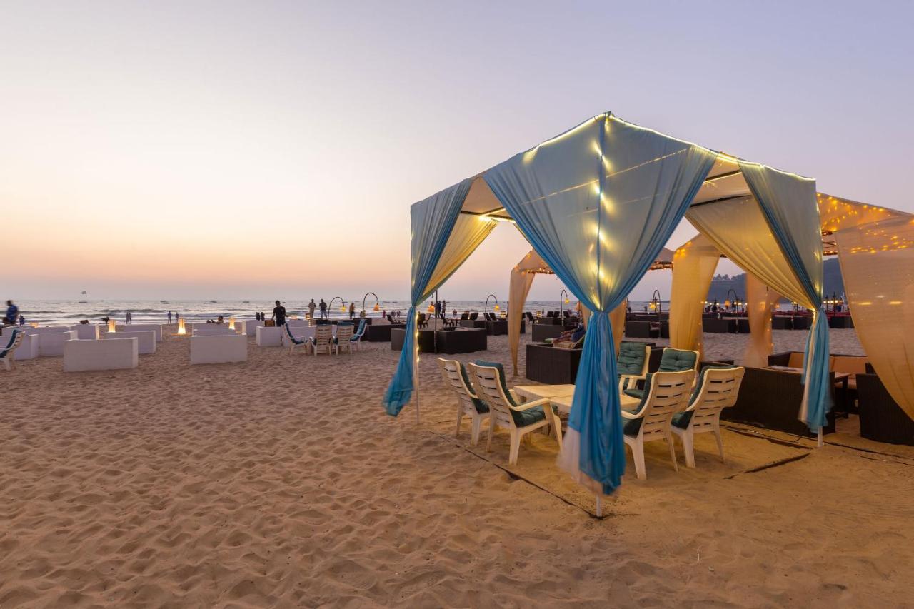 Amara Oceanfront Resort & Club Baga Esterno foto